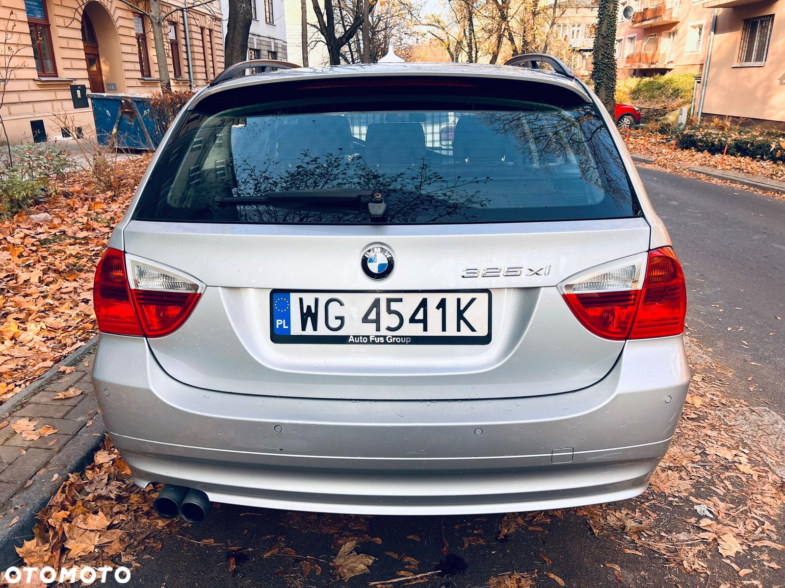 BMW Seria 3 325i xDrive Touring - 3