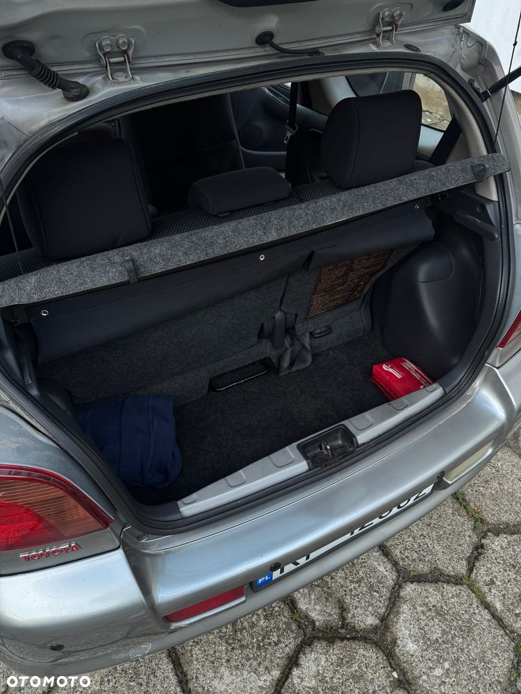 Toyota Yaris - 18