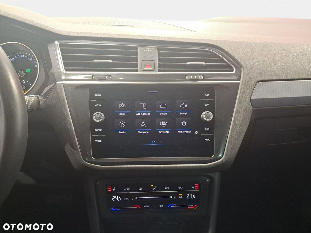 Volkswagen Tiguan - 22