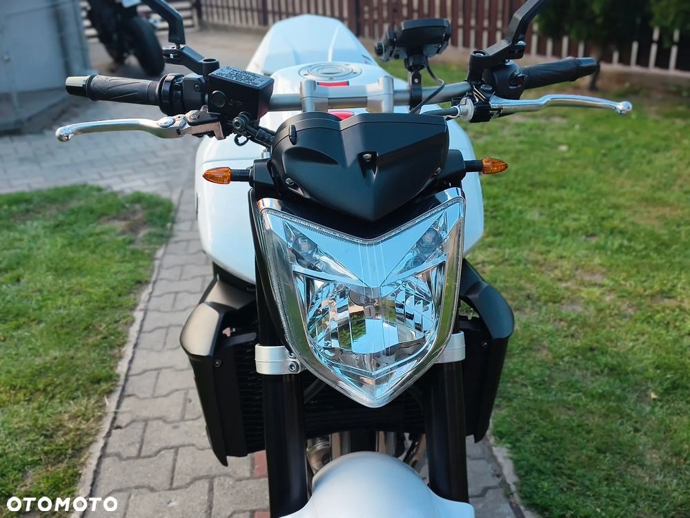 Yamaha FZ - 18