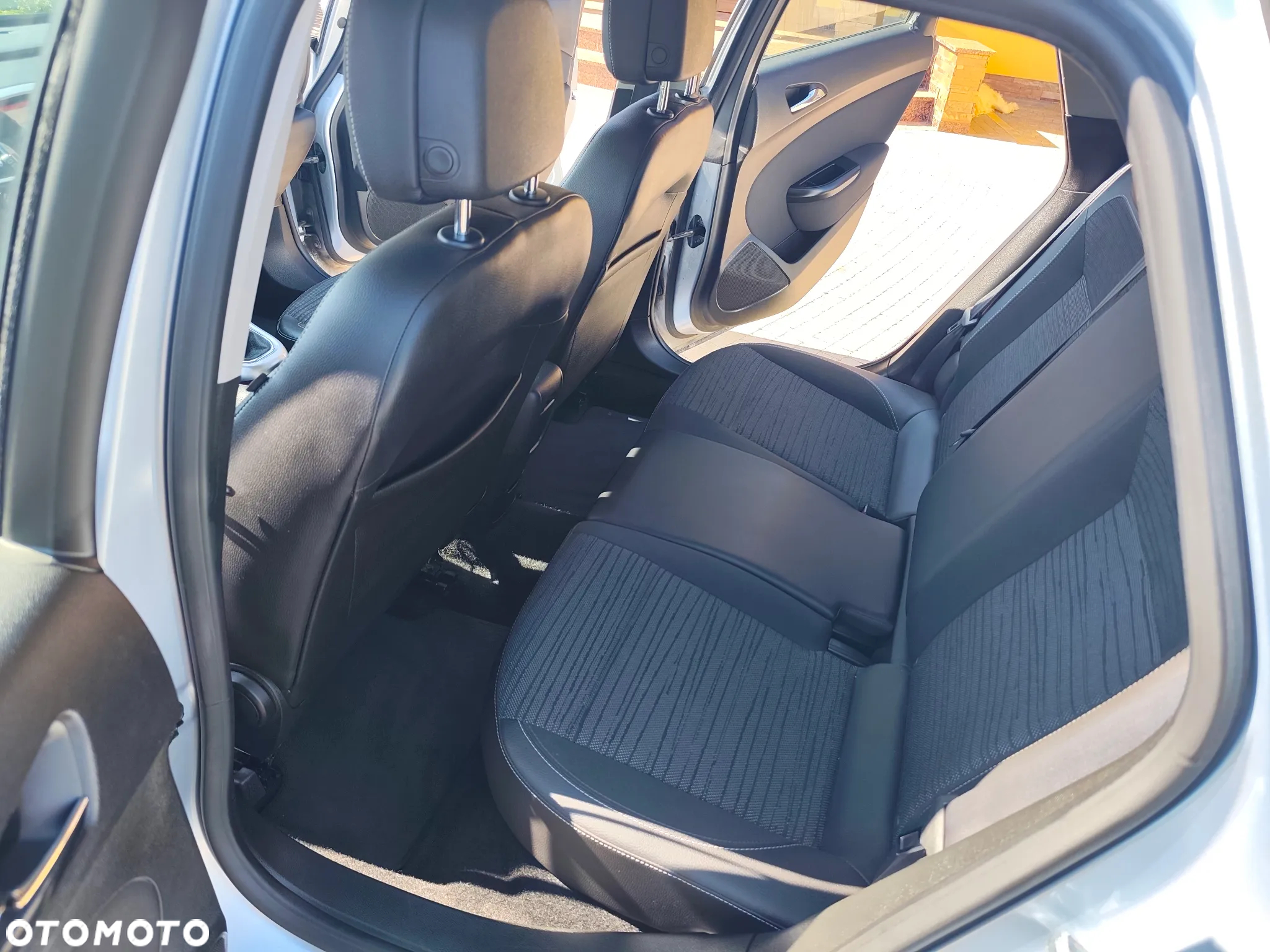 Opel Astra 1.4 Turbo ENERGY - 25