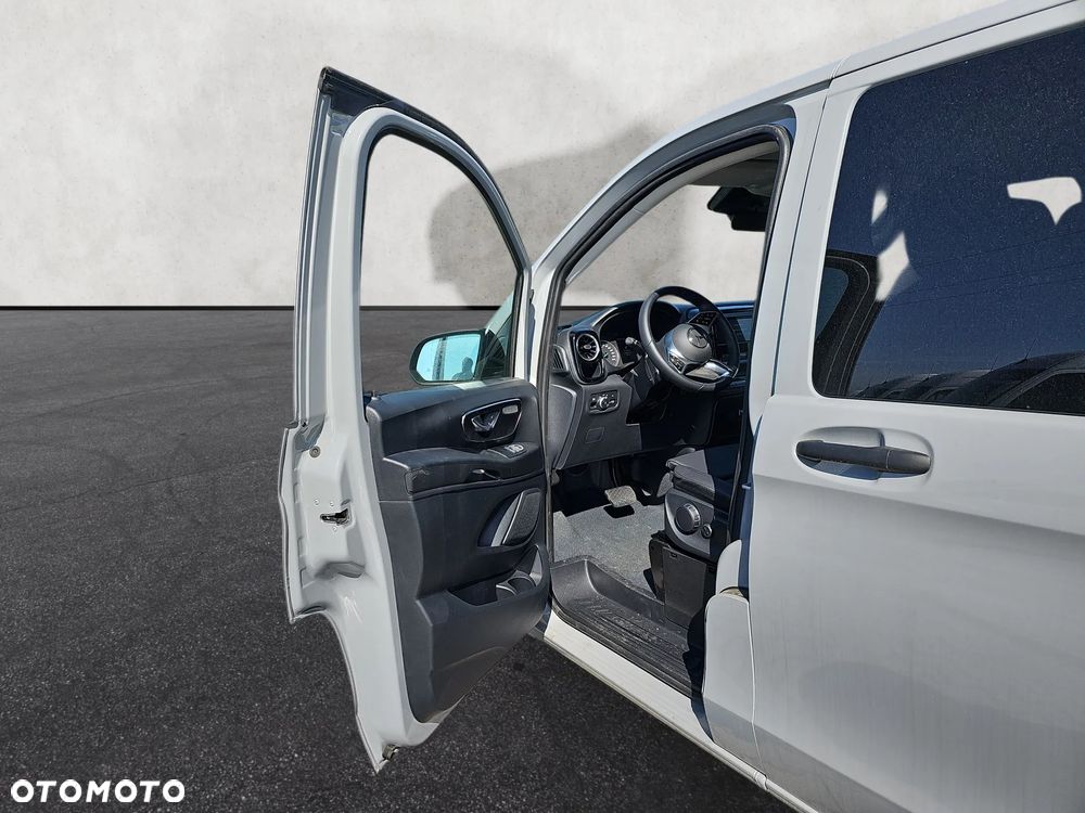 Mercedes-Benz eVITO 129 Tourer PRO długi (Brygadówka 6-osobowa) - 10