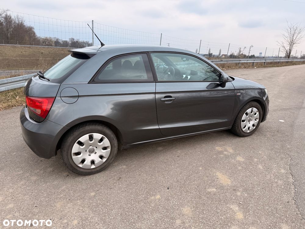 Audi A1 3-drzwiowe 1.6 TDI S line edition - 9