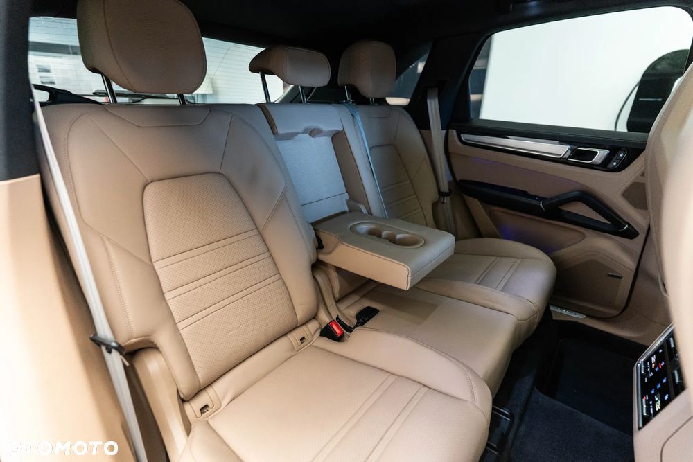 Porsche Cayenne Platinum Edition - 37
