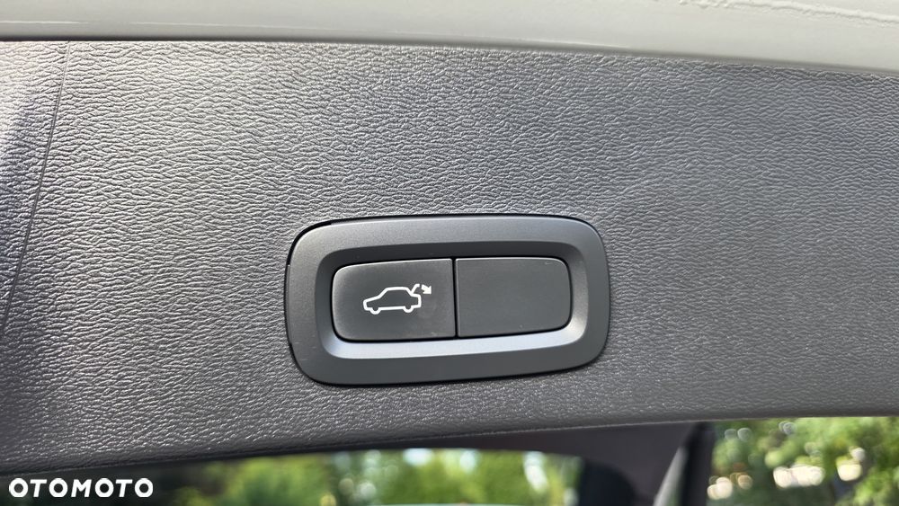 Volvo XC 40 D3 Geartronic Momentum Pro - 22