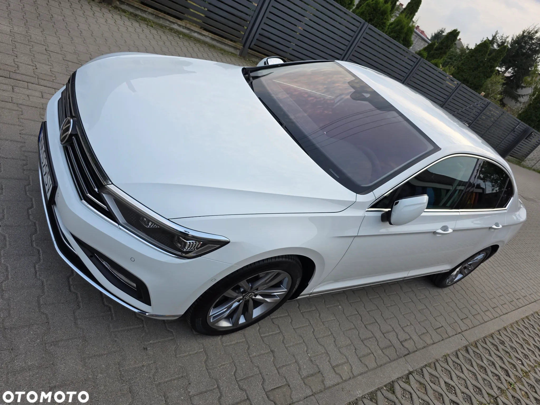 Volkswagen Passat 2.0 TDI Elegance DSG - 20