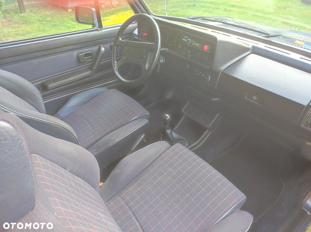 Volkswagen Golf - 2