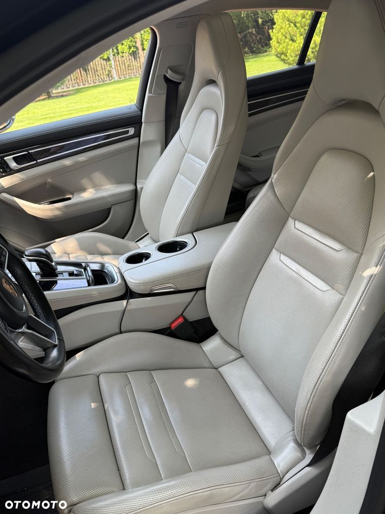 Porsche Panamera 4S - 7