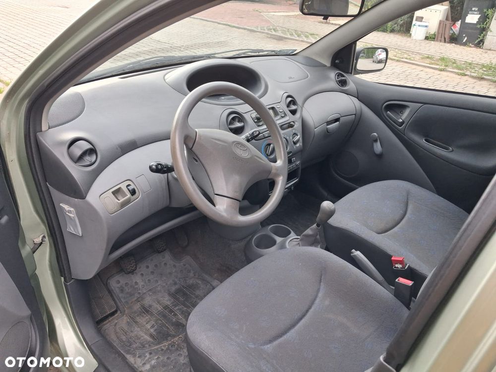 Toyota Yaris 1.0 Base - 5