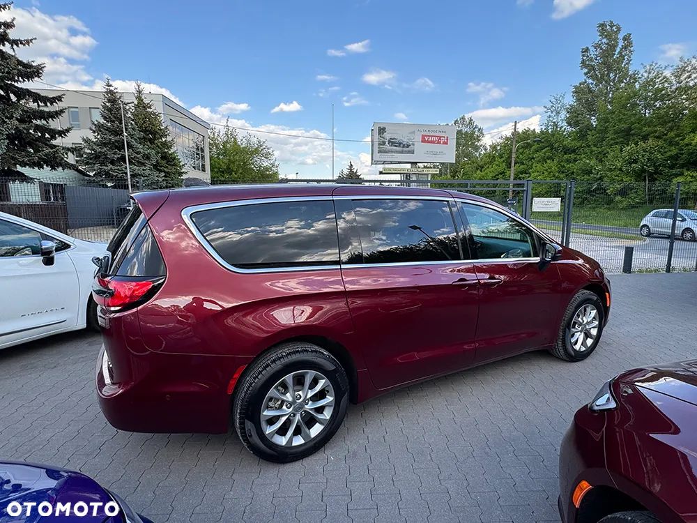 Chrysler Pacifica - 5