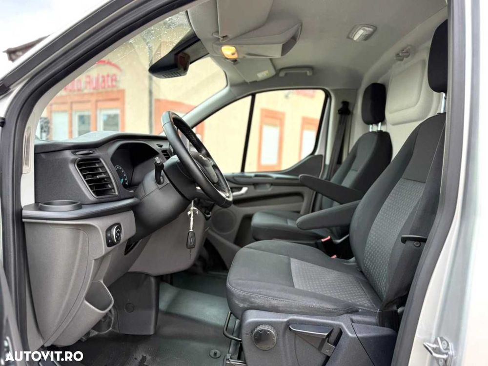 Ford TRANSIT CUSTOM - 19
