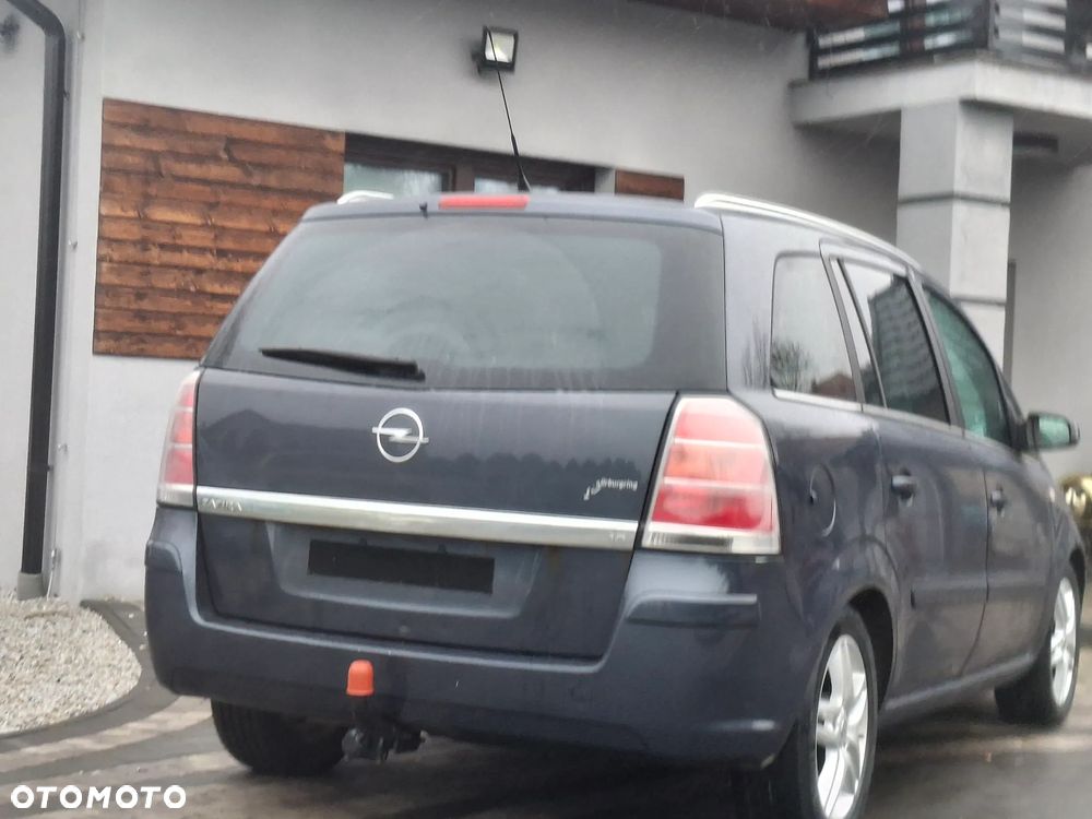 Opel Zafira 1.8 Cosmo EU5 - 16