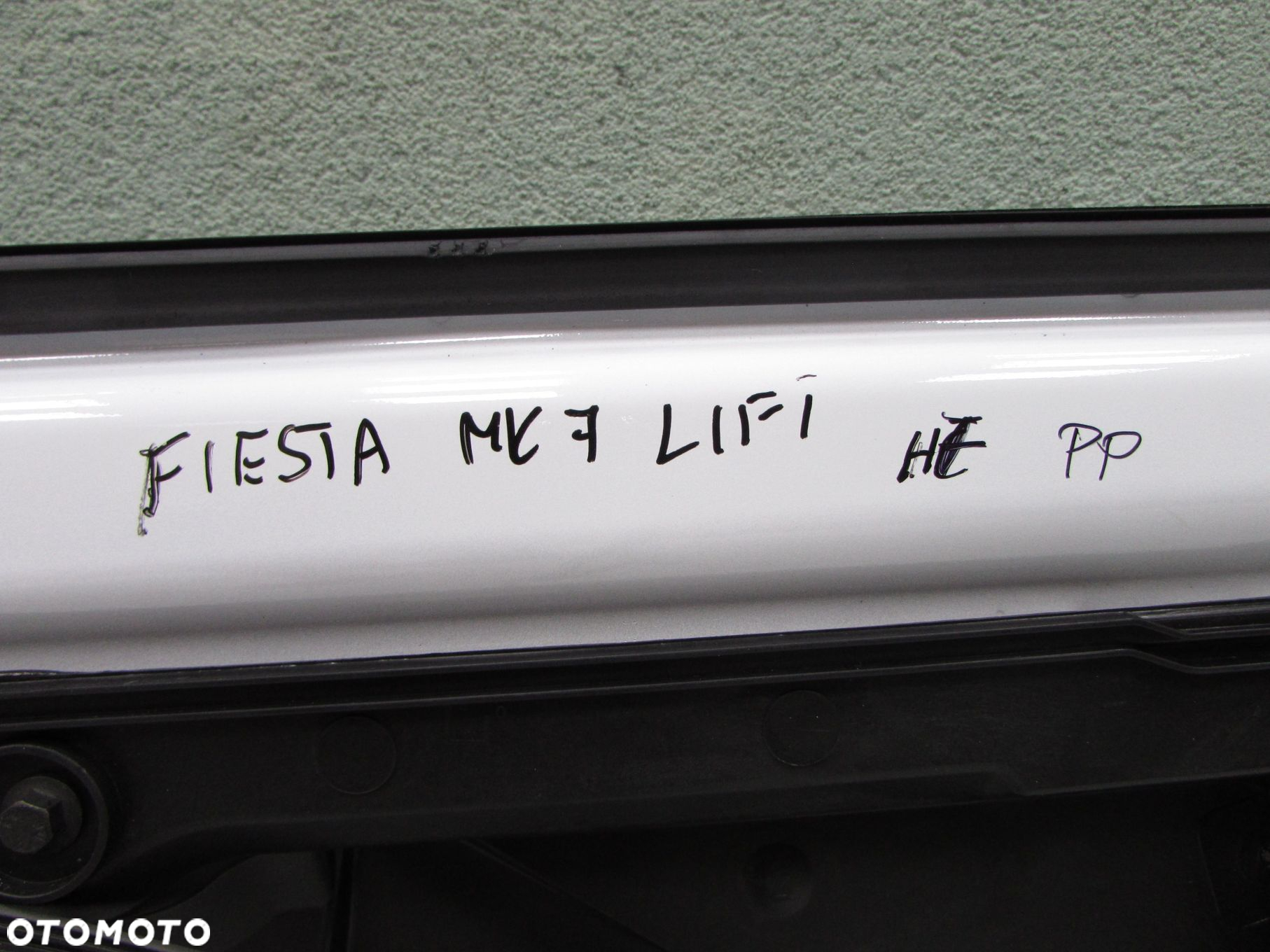 FORD FIESTA MK7 VII LIFT 12-17 DRZWI PRZOD PRAWE KPL FROZEN WHITE H7 DO ZALOZENIA - 12