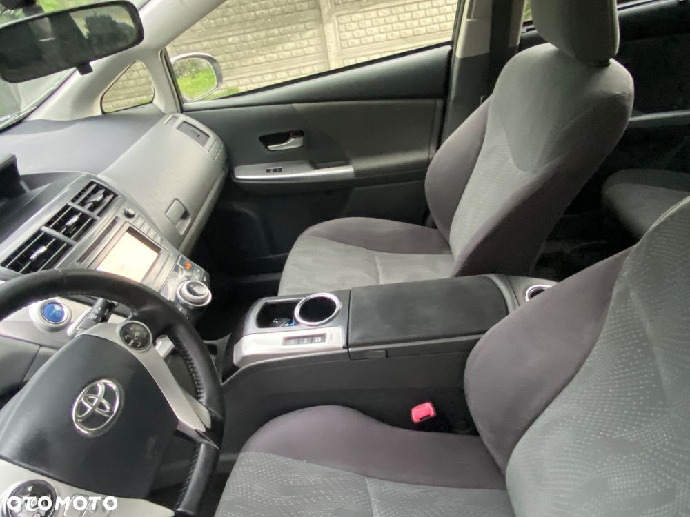 Toyota Prius+ (Hybrid) - 22