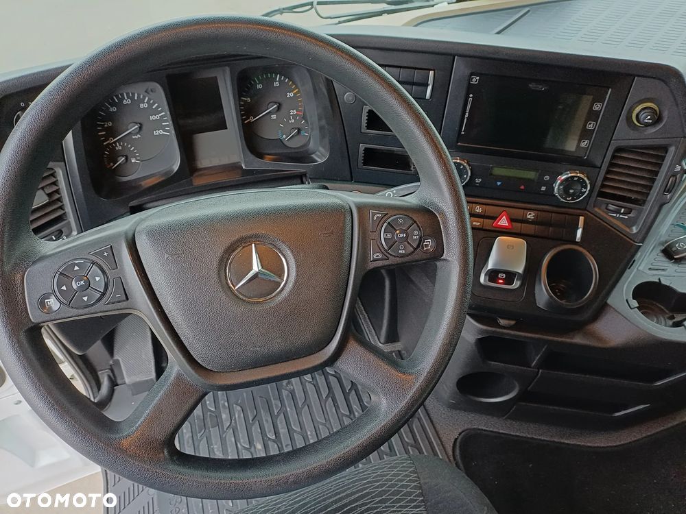 Mercedes-Benz Actros - 17