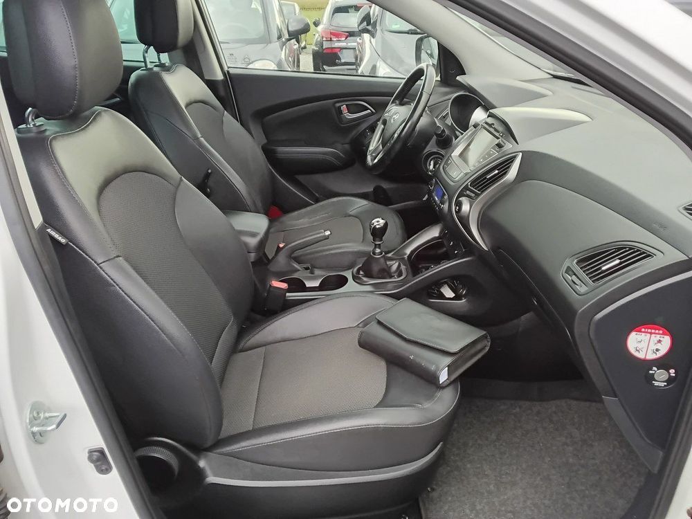 Hyundai ix35 1.6 2WD Fifa World Cup Edition - 13