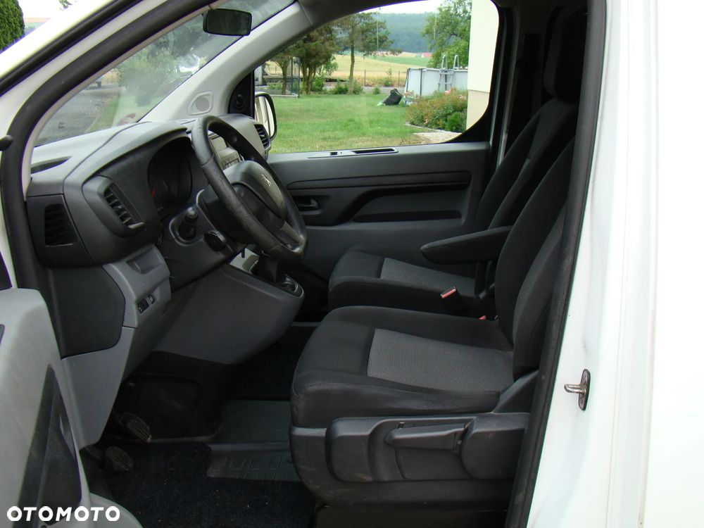 Peugeot Traveller - 24