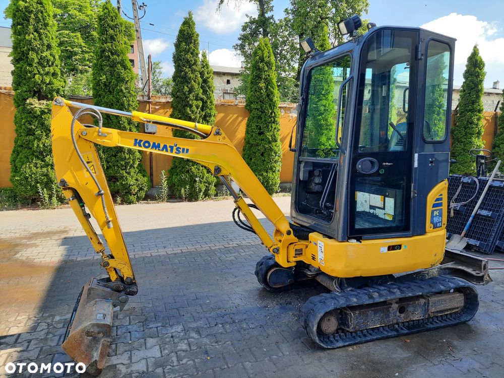 Komatsu PC 16R-3HS - 1