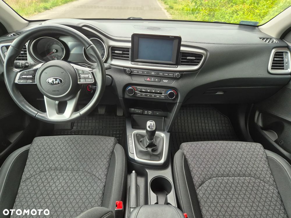 Kia Ceed 1.4 T-GDI M - 23