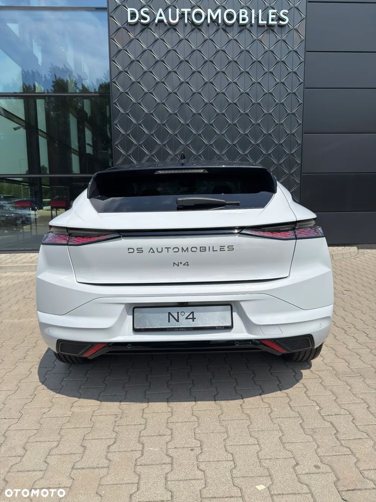 DS Automobiles N°4 1.5 BlueHDi Pallas EAT8 - 12