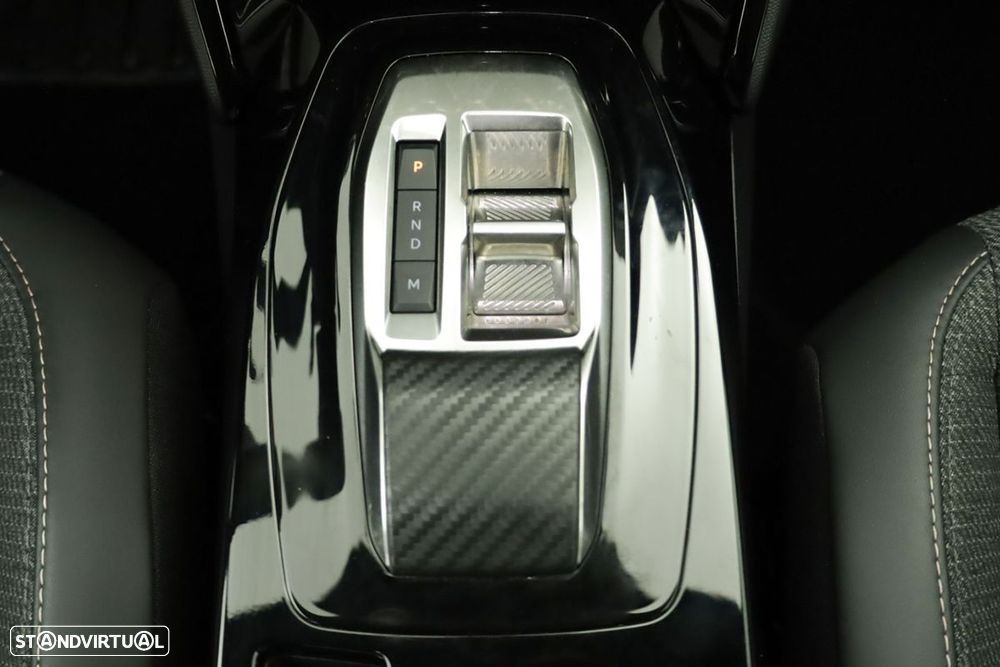 Peugeot 2008 1.2 PureTech Allure EAT8 - 15