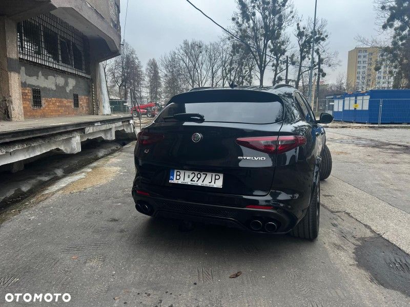 Alfa Romeo Stelvio V6 2.9 Bi-Turbo AT8-Q4 Quadrifoglio - 13