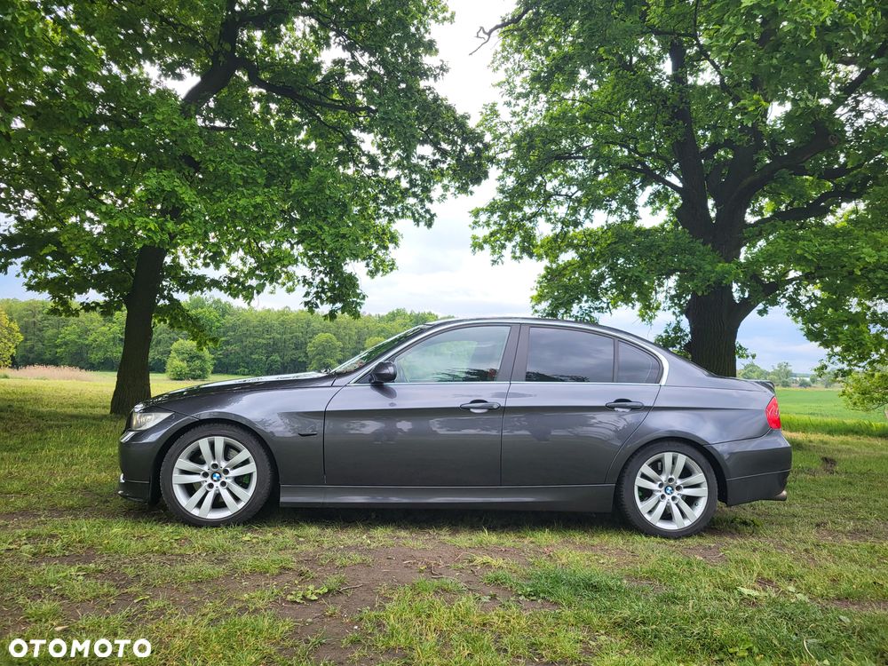 BMW Seria 3 330i - 9