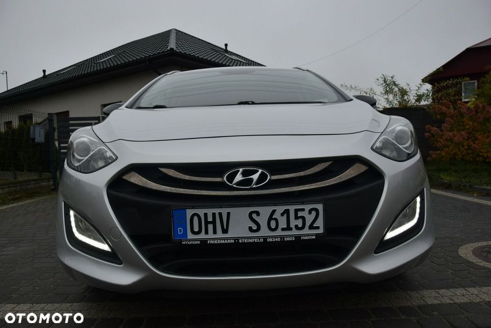 Hyundai i30 1.6 CRDi Fifa World Cup Edition - 6