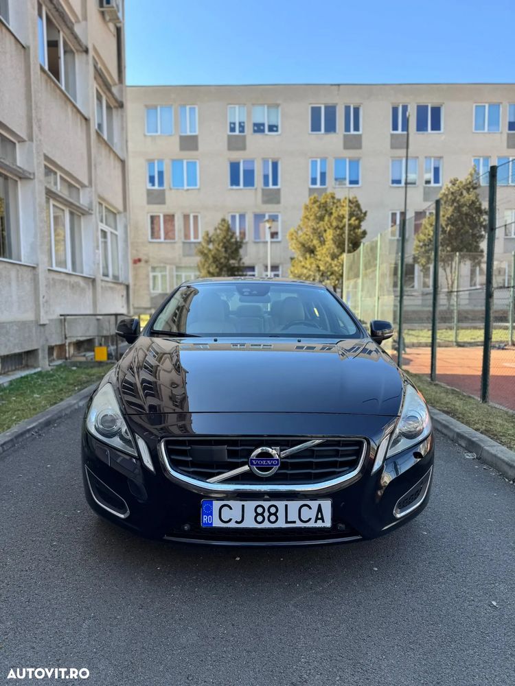 Volvo S60 D2 Powershift Momentum - 2