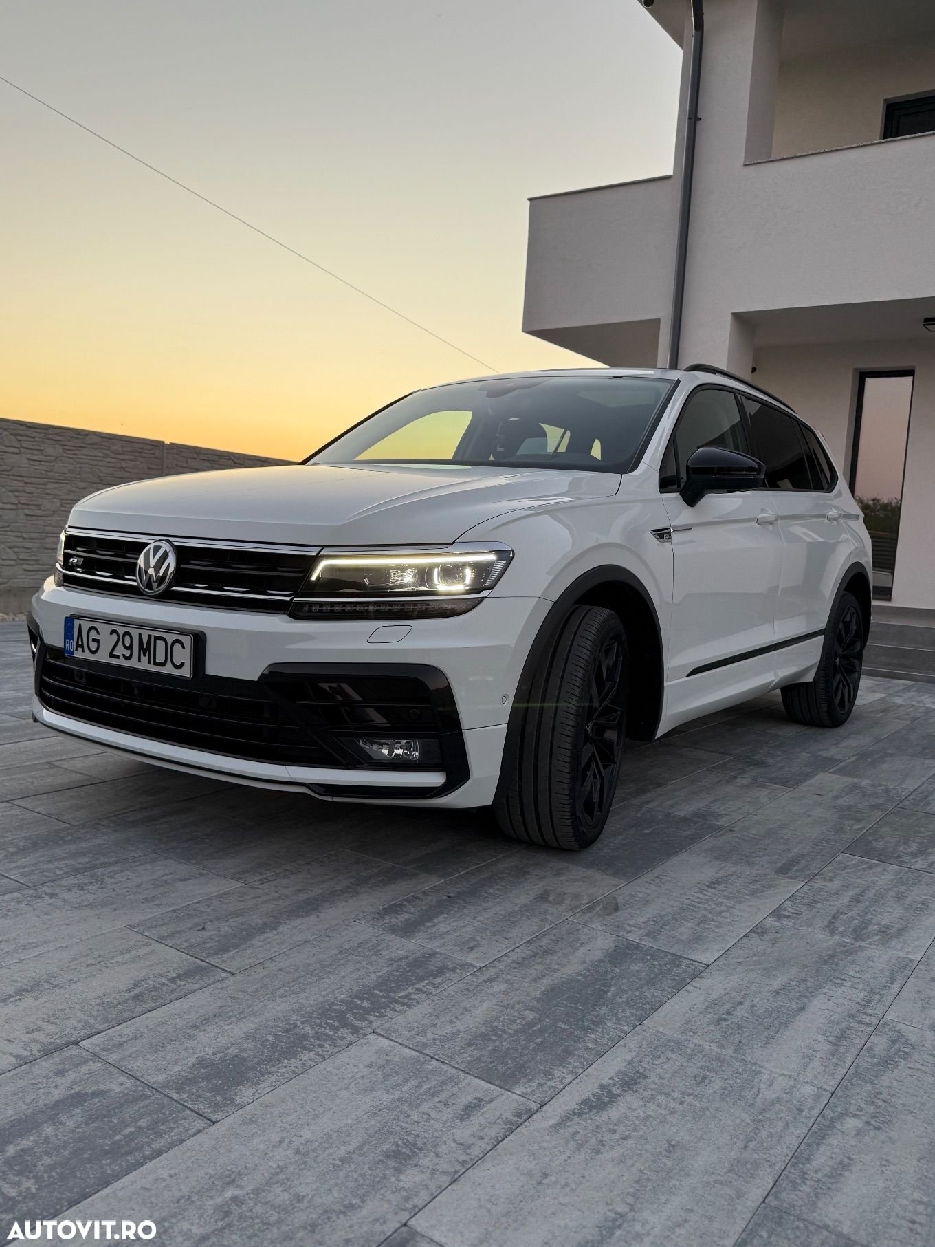 Volkswagen Tiguan Allspace 2.0 TDI 4Mot DSG R-Line - 1