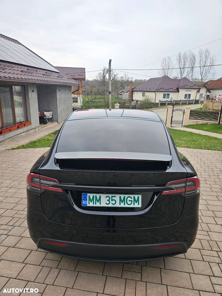 Tesla Model X - 19