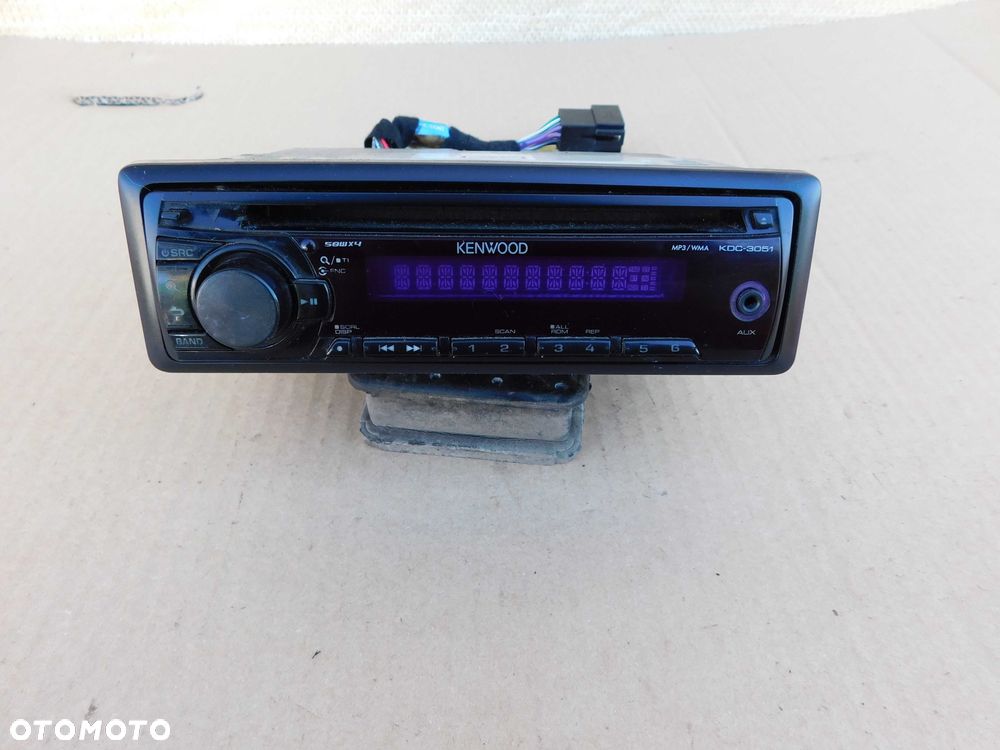 Radio samochodowe 1DIN CD MP3 AUX Kenwood KDC-3051 z kostką ISO - 3