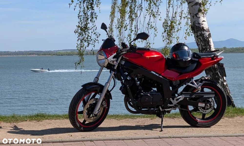 Hyosung GT Comet - 8