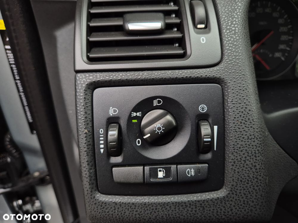 Volvo V50 2.0D Momentum - 16