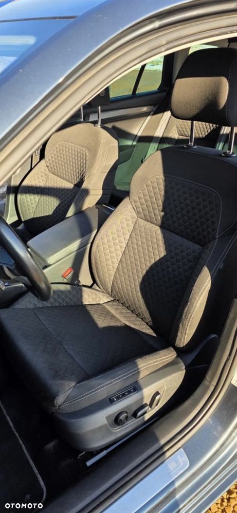 Skoda Superb 2.0 TDI Ambition DSG - 7