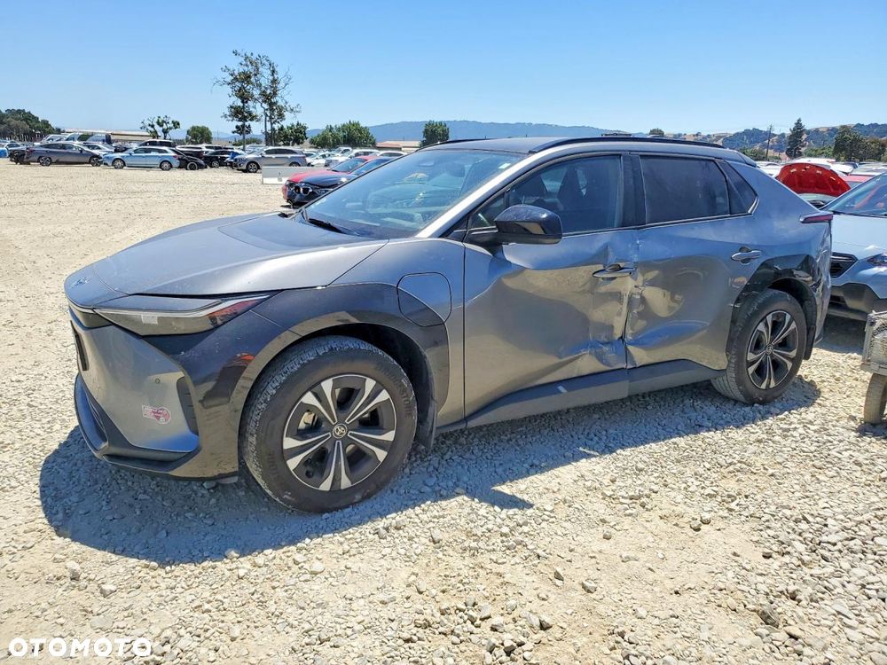 Toyota bZ4X - 2