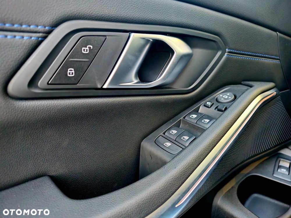 BMW Seria 3 318i - 20
