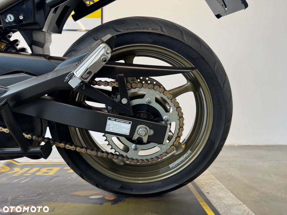 Yamaha XJ - 25
