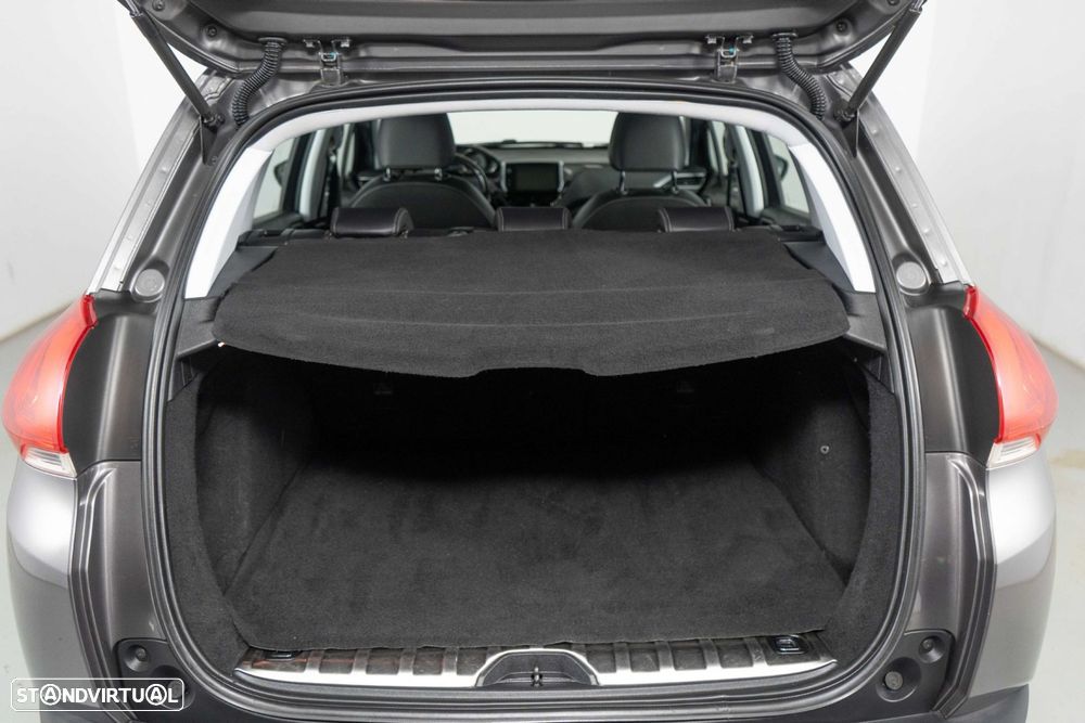 Peugeot 2008 1.2 PureTech Allure - 13