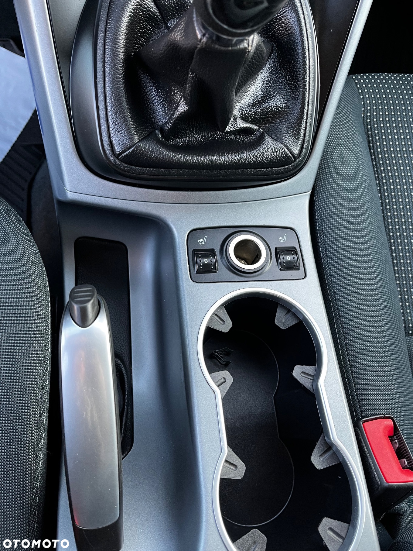 Ford C-MAX 1.6 Ti-VCT Champions Edition - 11