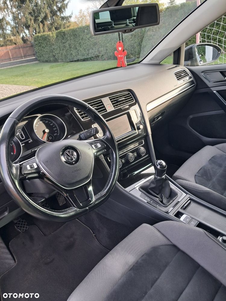 Volkswagen Golf - 6