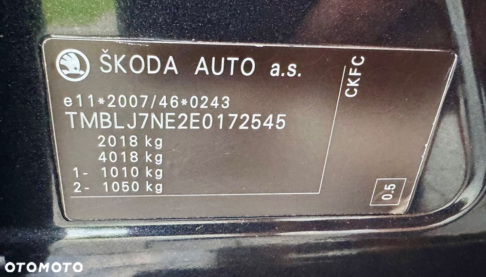 Skoda Octavia Combi 2.0 TDI RS - 28