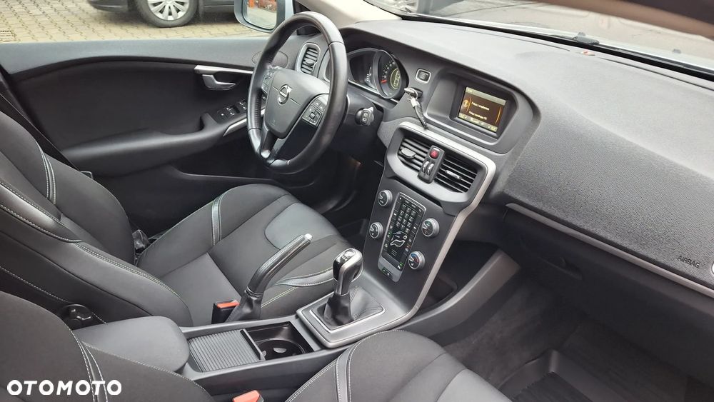 Volvo V40 D2 Kinetic - 13