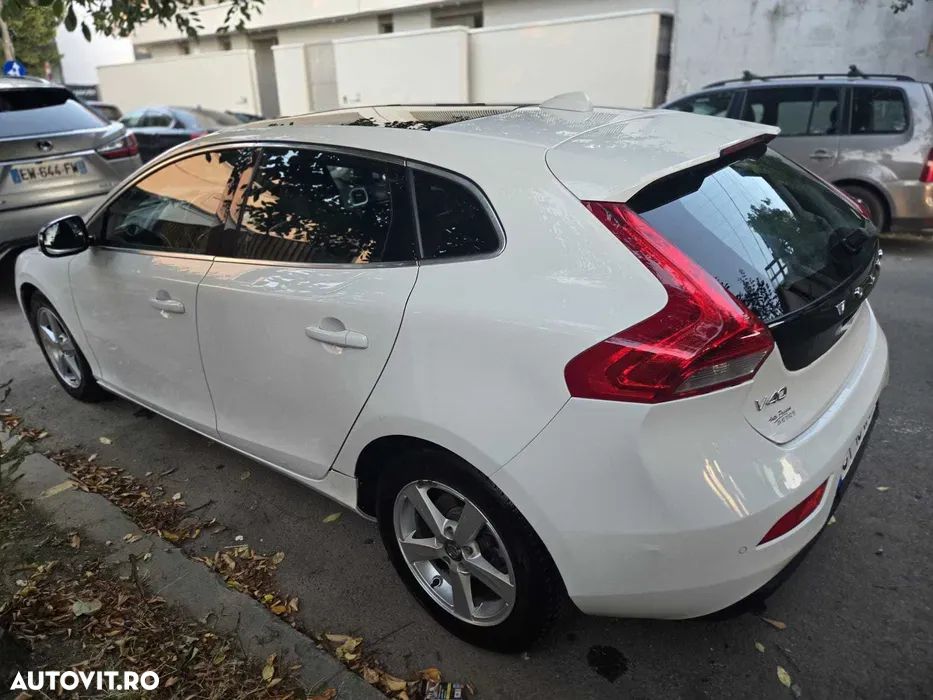 Volvo V40 D2 Aut. Momentum - 2