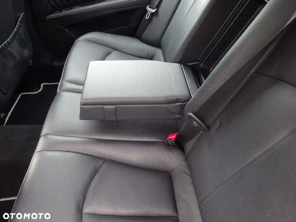 Mercedes-Benz Klasa E 280 CDI 4Matic Automatik Avantgarde DPF - 9