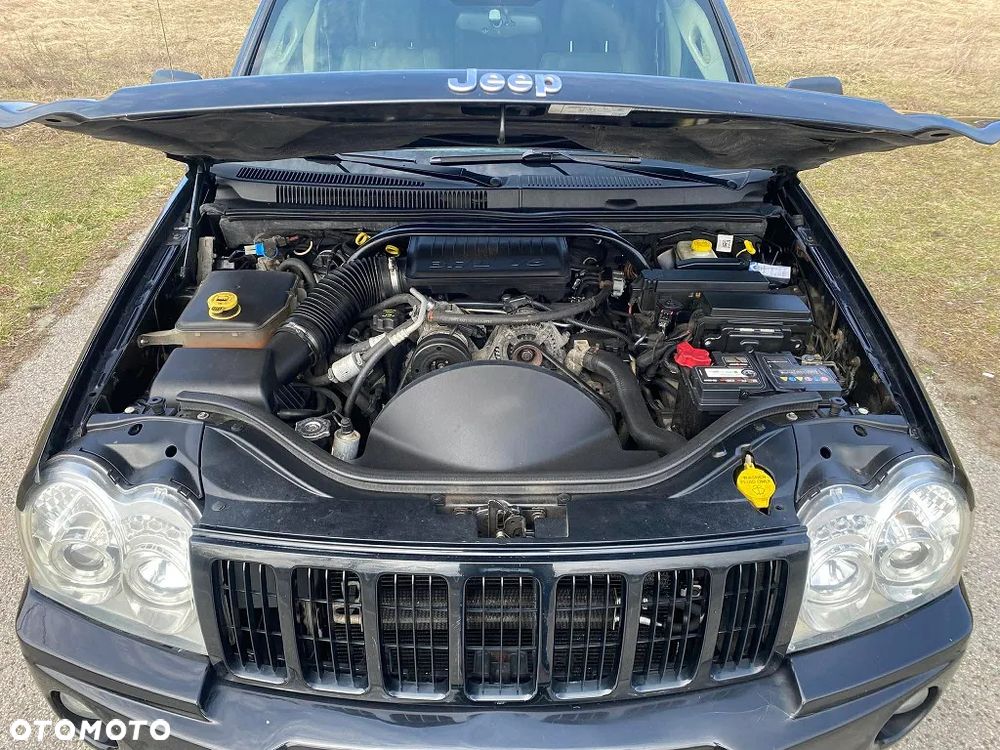 Jeep Grand Cherokee - 16