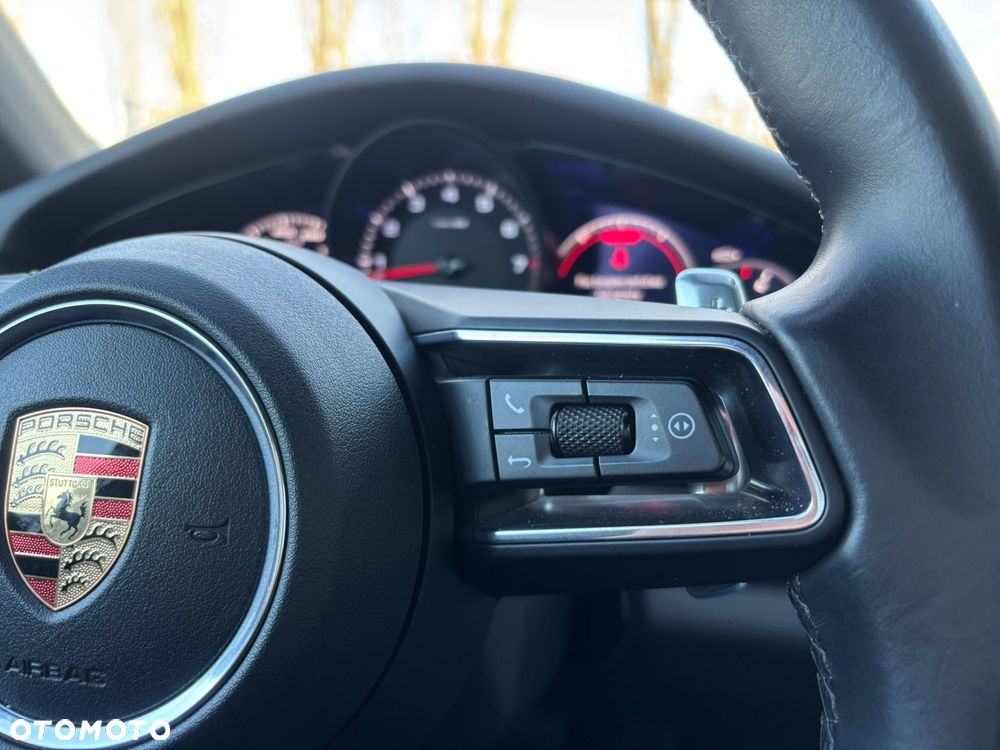 Porsche Panamera 4 Platinum Edition - 30