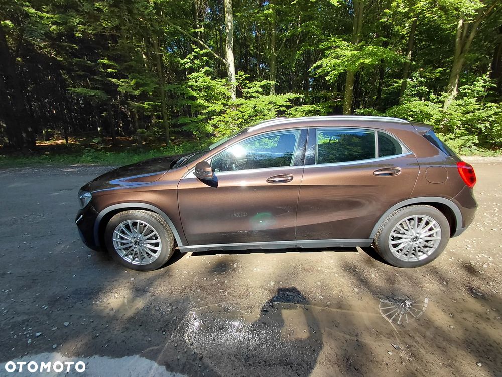 Mercedes-Benz GLA 180 Style - 2