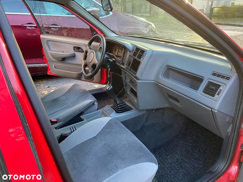 Ford Sierra 1.6 CLX / LX - 13