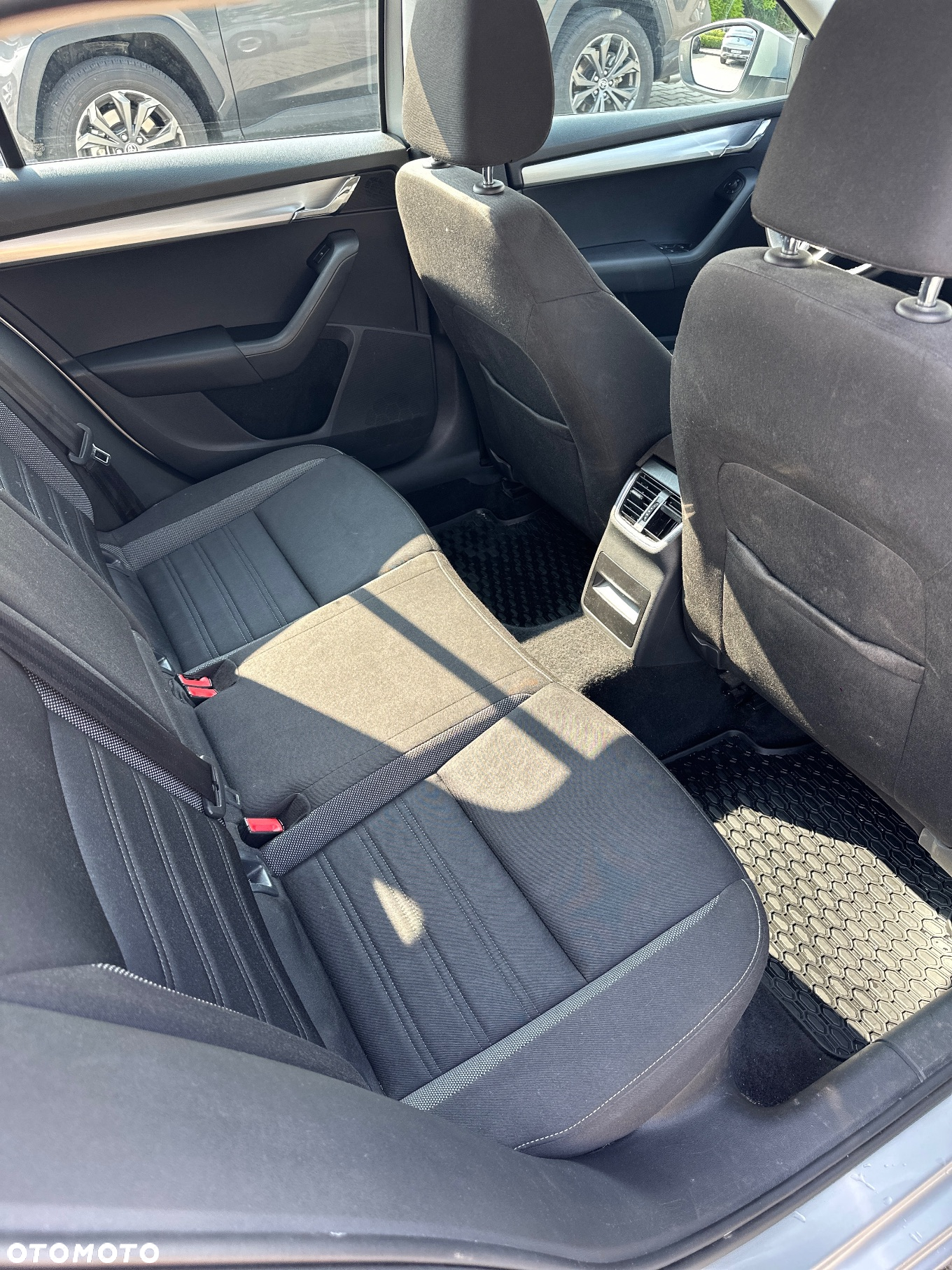 Skoda Octavia 1.6 TDI Ambition DSG - 22